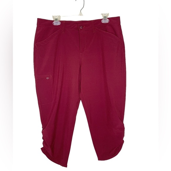 Eddie Bauer Ruched Capris in‎ Dark Berry - Picture 1 of 6